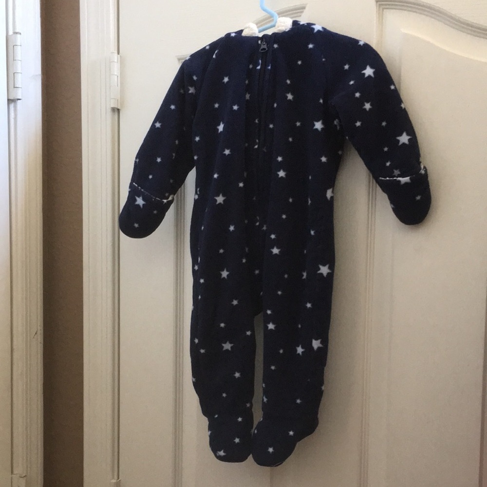 FINAL MARKDOWN INFANTS’ Old Navy Fleece-lined Starry Bunting w/Ears 6-12 months